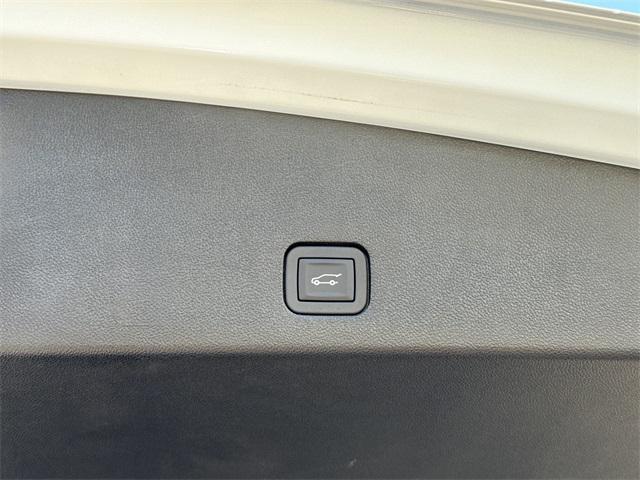 new 2025 Cadillac XT6 car, priced at $58,815