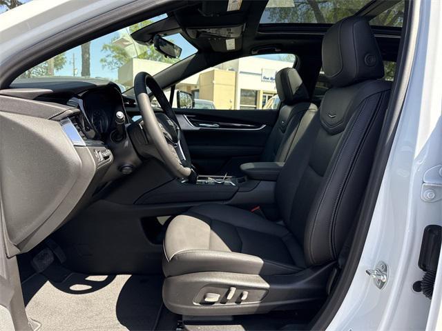 new 2025 Cadillac XT5 car, priced at $57,490
