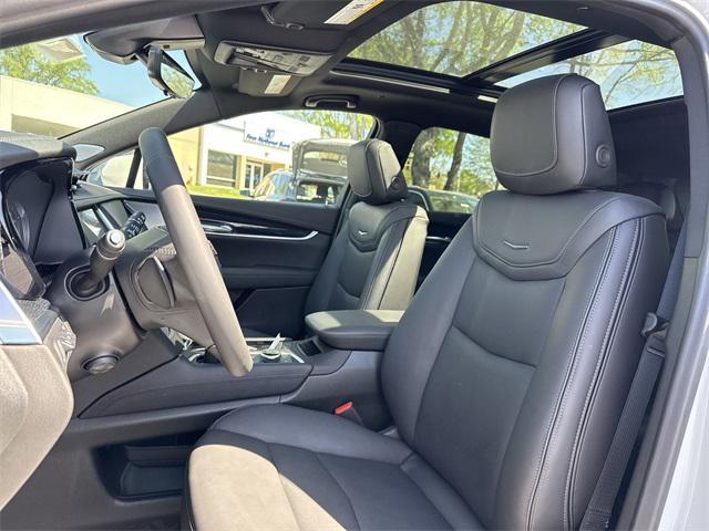 new 2025 Cadillac XT5 car, priced at $57,490