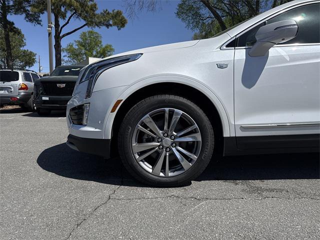 new 2025 Cadillac XT5 car, priced at $57,490