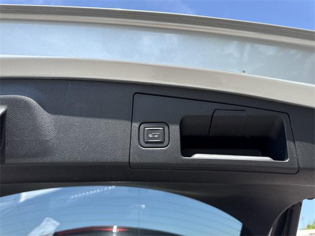 used 2021 Cadillac XT4 car, priced at $26,800