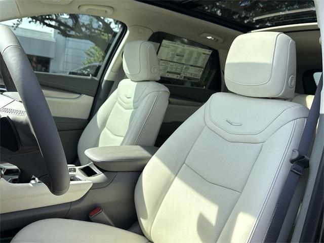 new 2025 Cadillac XT5 car, priced at $59,820