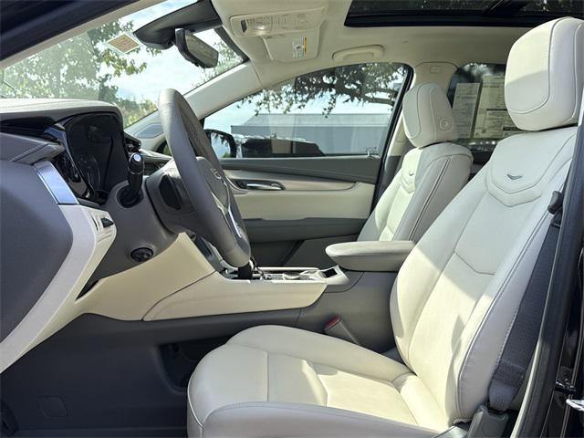 new 2025 Cadillac XT5 car, priced at $59,820