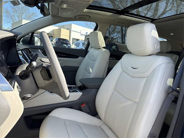 new 2025 Cadillac XT6 car, priced at $62,615