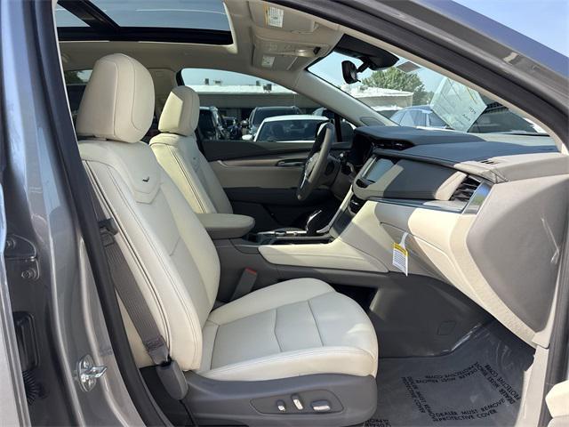 new 2025 Cadillac XT5 car, priced at $55,680