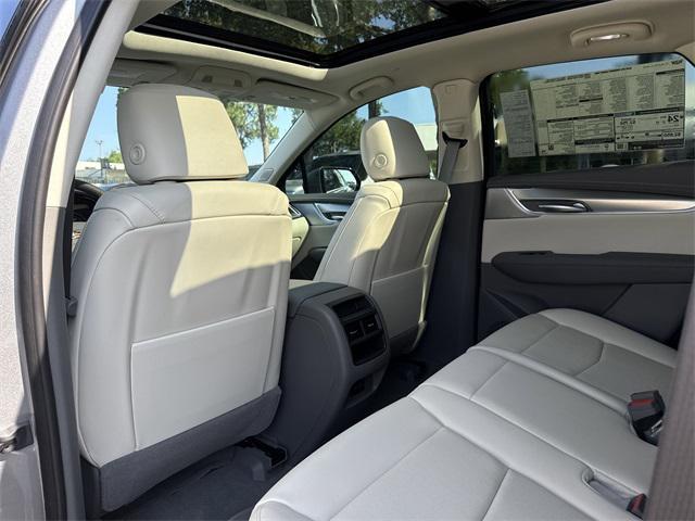 new 2025 Cadillac XT5 car, priced at $55,680