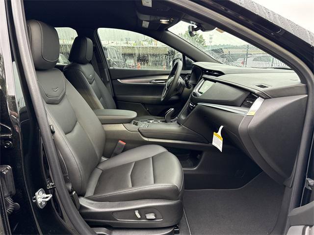 new 2025 Cadillac XT5 car, priced at $48,520