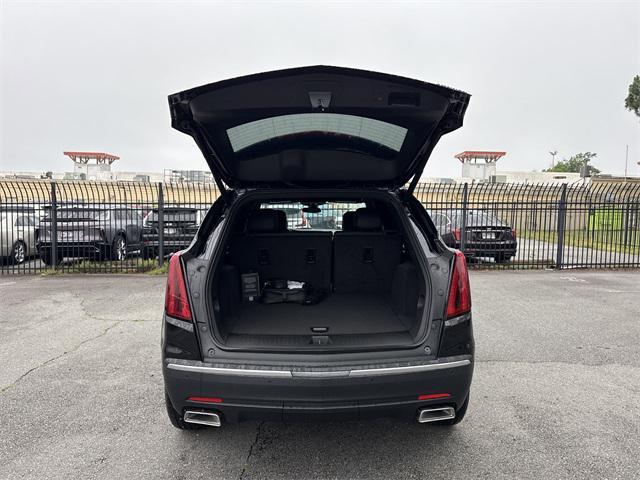 new 2025 Cadillac XT5 car, priced at $48,520