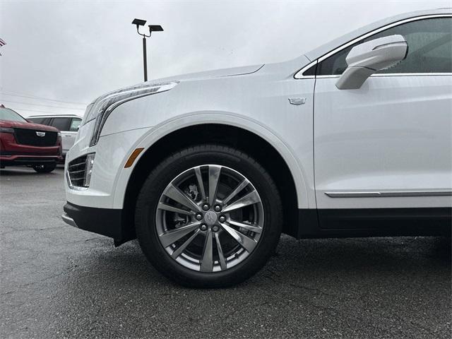 new 2025 Cadillac XT5 car, priced at $54,945