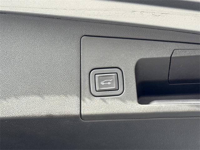 used 2024 Cadillac XT5 car, priced at $39,600