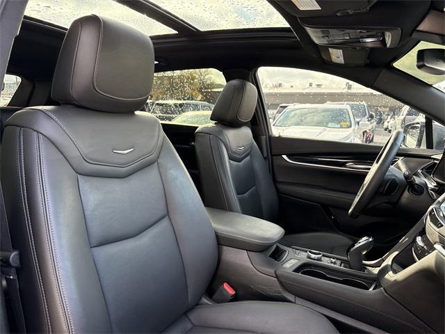 used 2024 Cadillac XT5 car, priced at $39,600