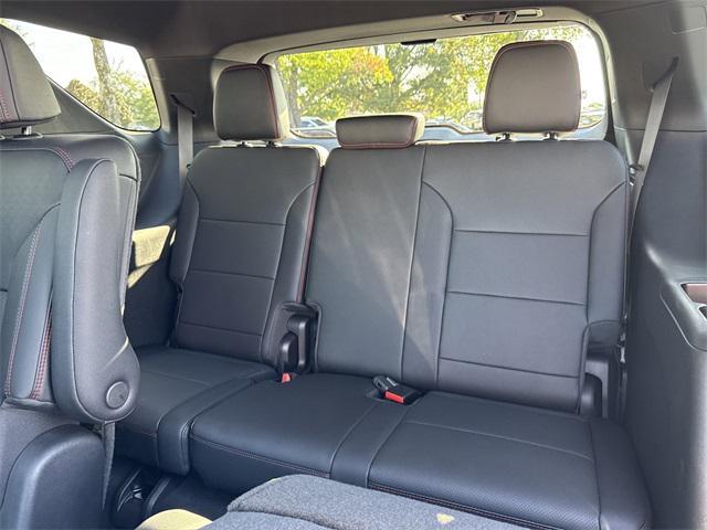 used 2025 Chevrolet Traverse car, priced at $54,700
