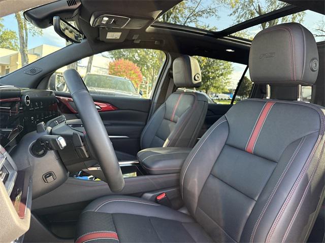 used 2025 Chevrolet Traverse car, priced at $54,700