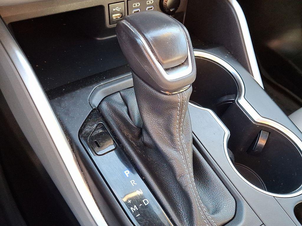used 2022 Toyota Highlander car, priced at $33,977