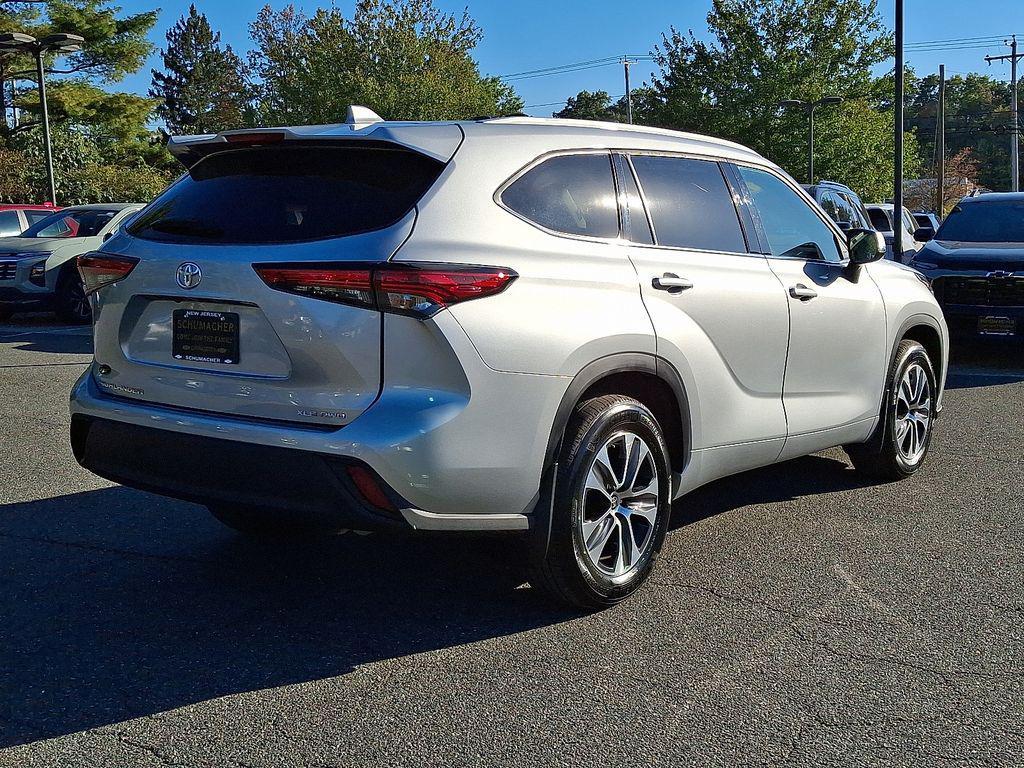 used 2022 Toyota Highlander car, priced at $33,977