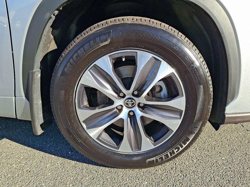 used 2022 Toyota Highlander car, priced at $33,977