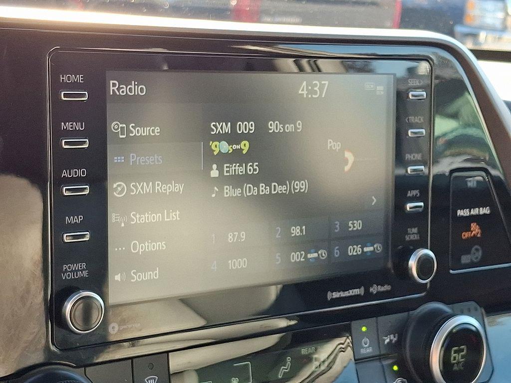 used 2022 Toyota Highlander car, priced at $33,977
