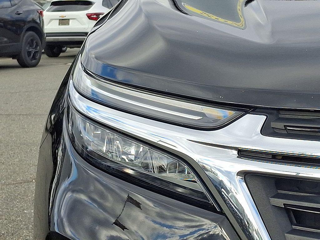 used 2023 Chevrolet Equinox car, priced at $18,000