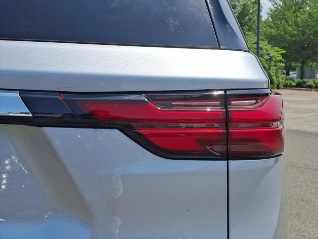used 2022 Chevrolet Traverse car, priced at $30,000