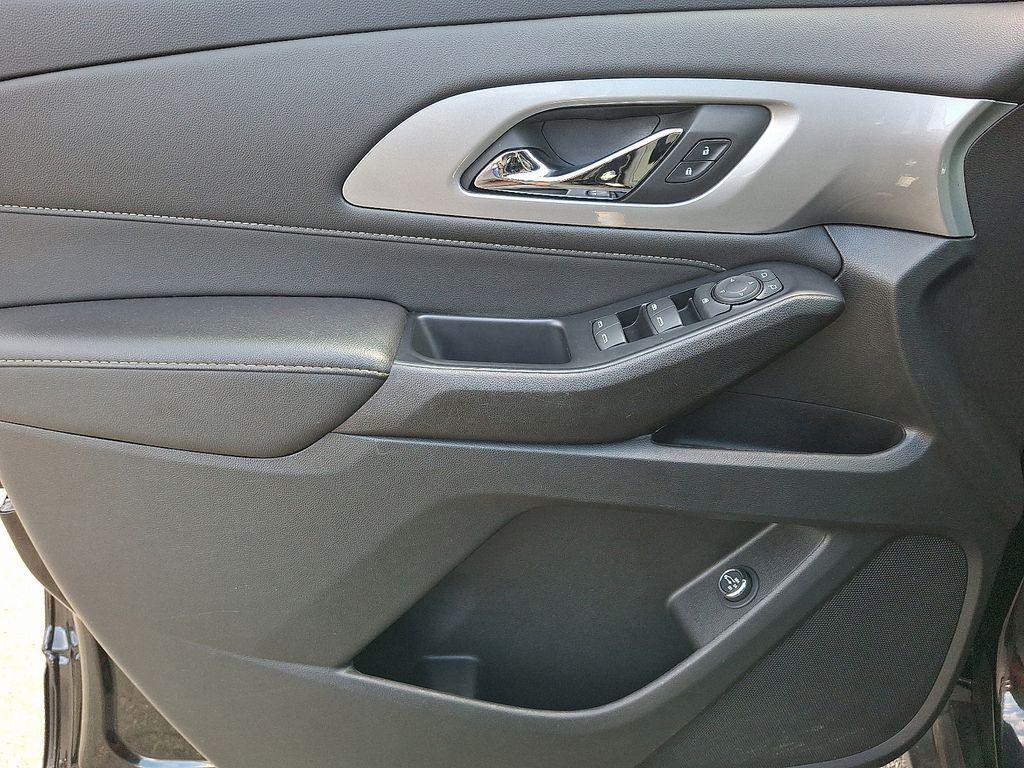 used 2022 Chevrolet Traverse car, priced at $29,500