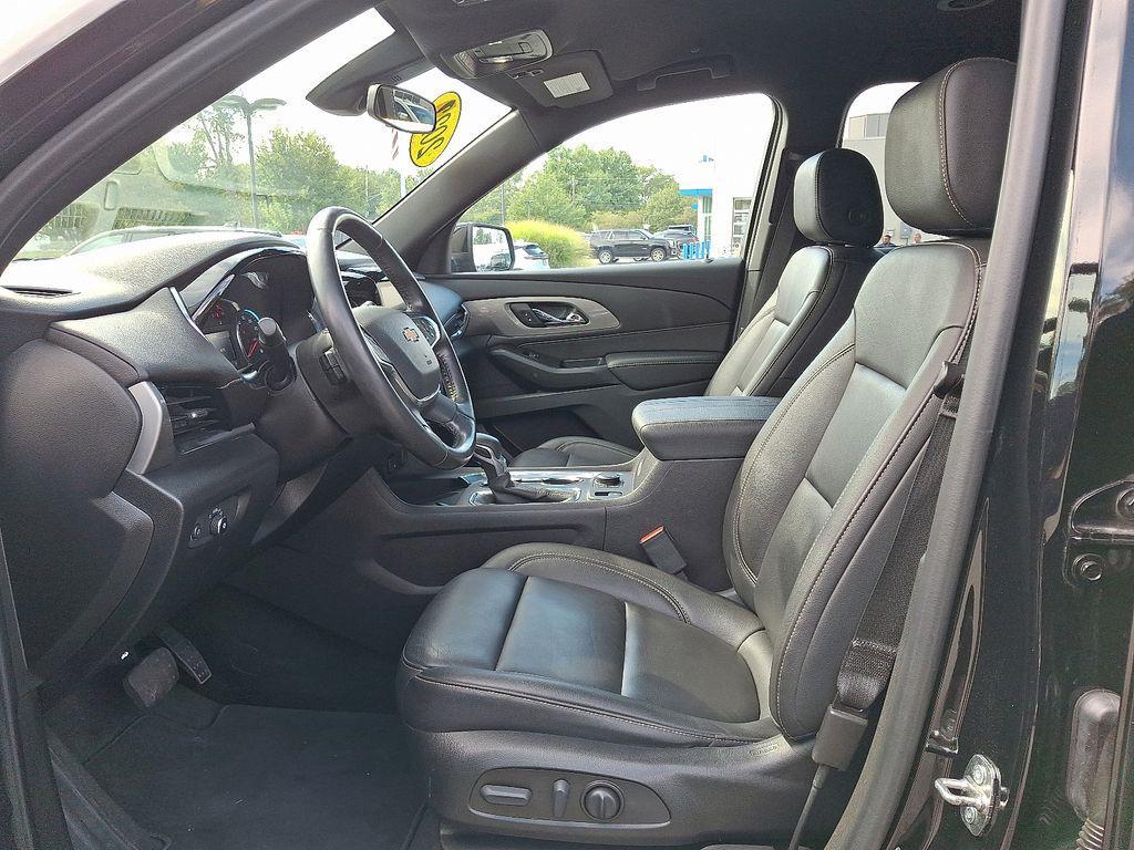 used 2022 Chevrolet Traverse car, priced at $29,500