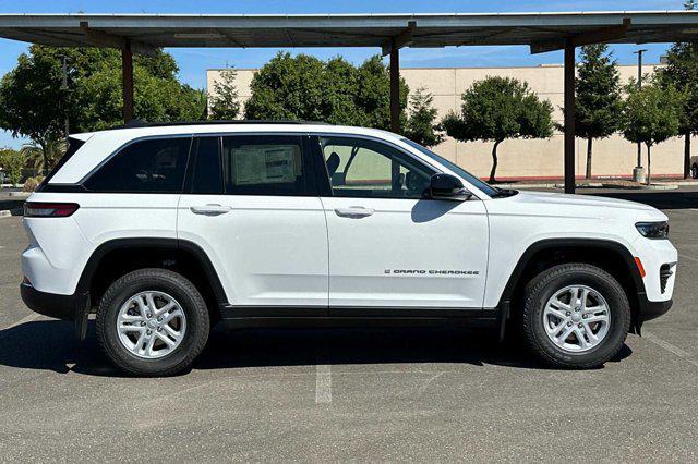 new 2024 Jeep Grand Cherokee car, priced at $38,055