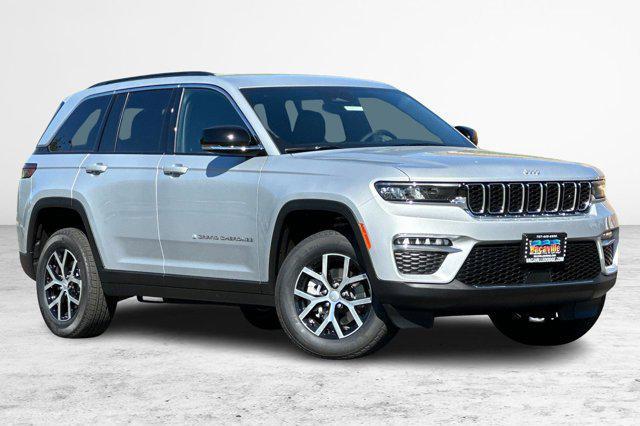 new 2024 Jeep Grand Cherokee car, priced at $52,070