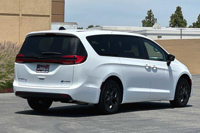 new 2023 Chrysler Pacifica Hybrid car, priced at $58,080