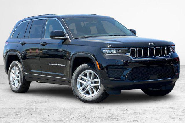 new 2024 Jeep Grand Cherokee car, priced at $40,975