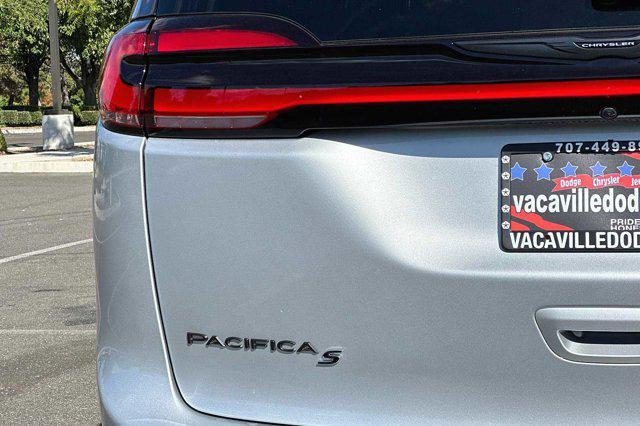 new 2023 Chrysler Pacifica Hybrid car, priced at $57,170