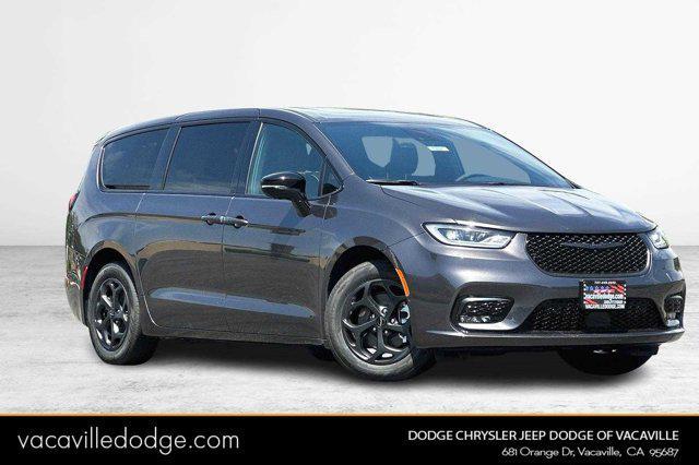 new 2023 Chrysler Pacifica Hybrid car, priced at $53,625