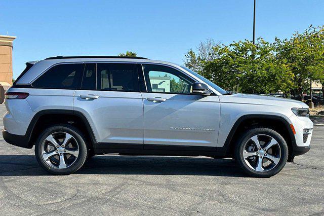 new 2024 Jeep Grand Cherokee car, priced at $52,920