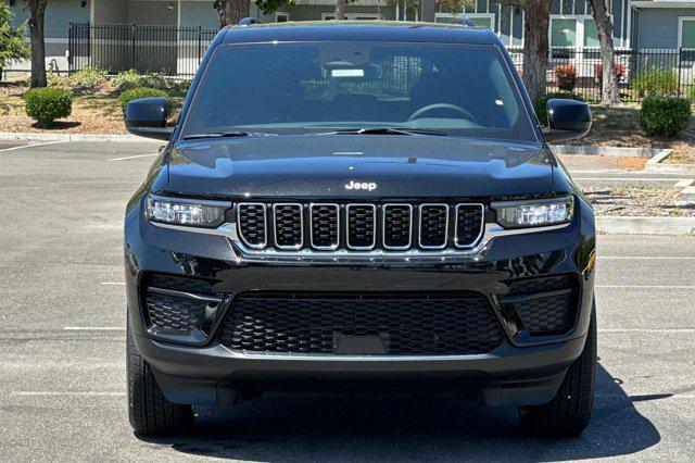 new 2024 Jeep Grand Cherokee car, priced at $43,175