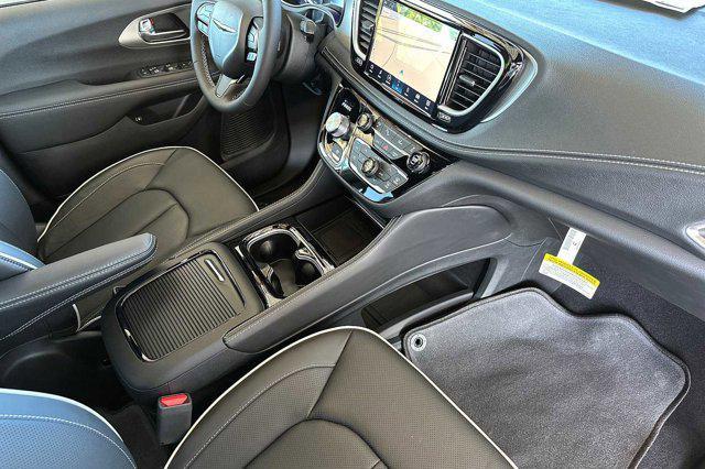 new 2023 Chrysler Pacifica Hybrid car, priced at $61,725