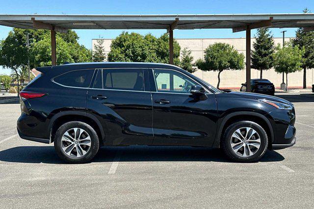 used 2021 Toyota Highlander car, priced at $28,349