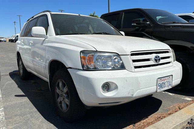 used 2005 Toyota Highlander car