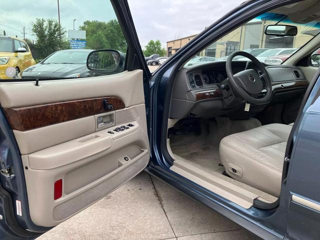 used 2007 Mercury Grand Marquis car, priced at $6,873