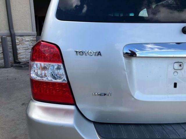 used 2007 Toyota Highlander Hybrid car, priced at $5,999