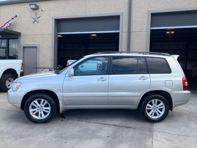 used 2007 Toyota Highlander Hybrid car, priced at $5,999
