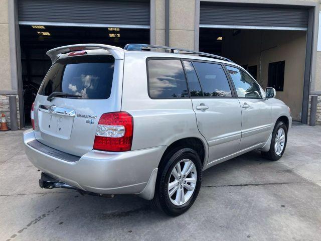 used 2007 Toyota Highlander Hybrid car, priced at $5,999