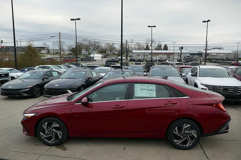 new 2025 Hyundai Elantra car, priced at $26,769