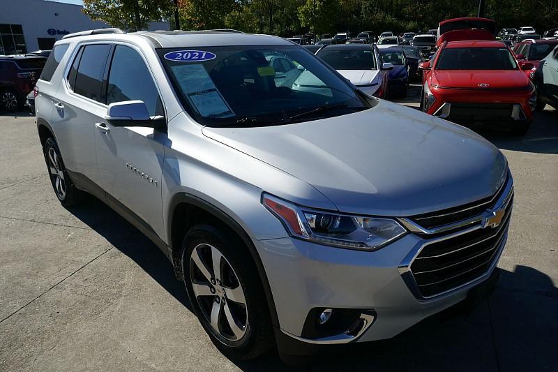 used 2021 Chevrolet Traverse car, priced at $29,490