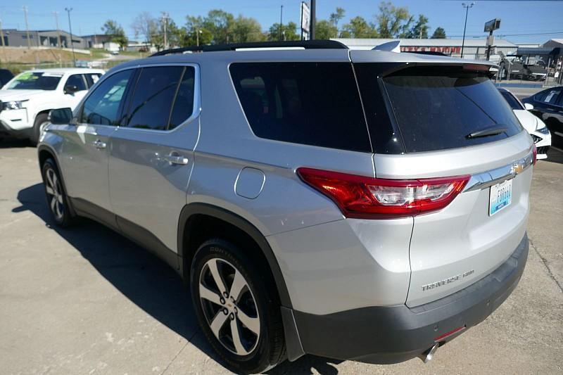 used 2021 Chevrolet Traverse car, priced at $29,490