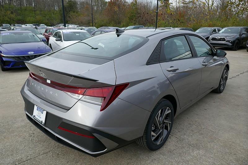 new 2025 Hyundai Elantra car, priced at $23,646