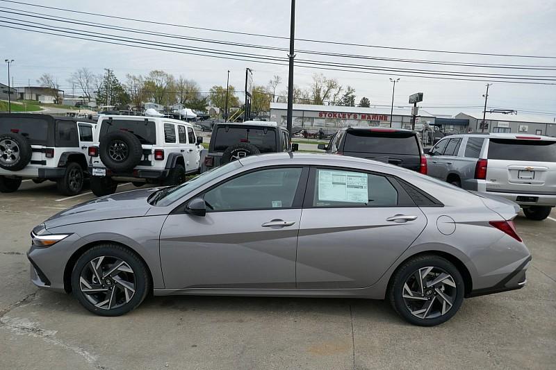 new 2025 Hyundai Elantra car, priced at $23,646