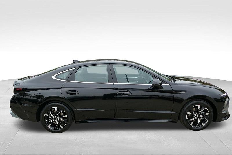 new 2025 Hyundai Sonata car, priced at $29,382