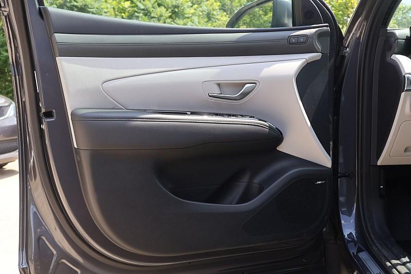 new 2025 Hyundai TUCSON Hybrid car, priced at $42,109