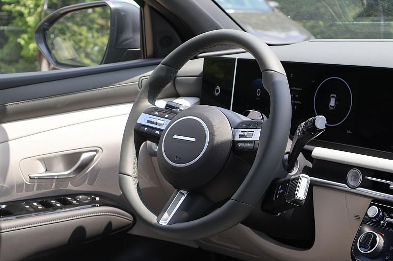 new 2025 Hyundai TUCSON Hybrid car, priced at $42,109