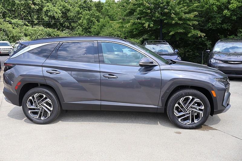 new 2025 Hyundai TUCSON Hybrid car, priced at $42,109