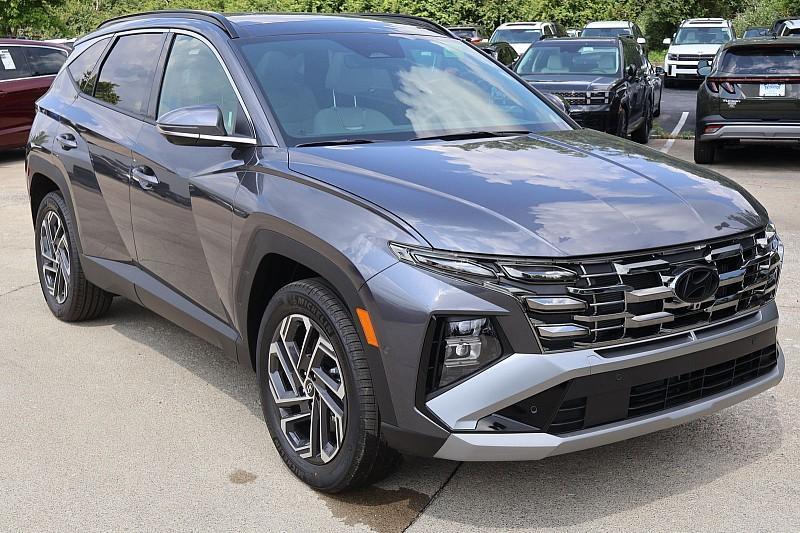 new 2025 Hyundai TUCSON Hybrid car, priced at $42,109